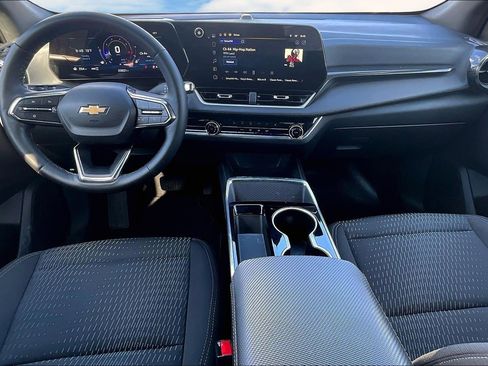 Used 2025 Chevrolet Equinox LT image 7