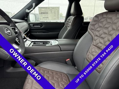 New 2025 Nissan Armada Platinum w/ Convenience Package image 5