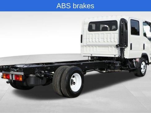 New 2025 Chevrolet Low Cab Forward image 3