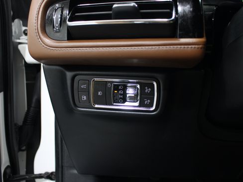 Certified 2023 Lincoln Aviator Grand Touring w/ Equipment Group 301A AWD/4WD image 9