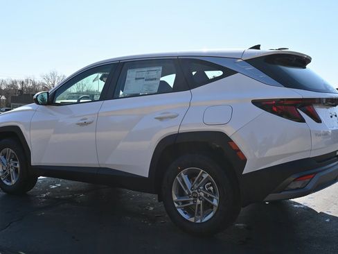 Certified 2025 Hyundai Tucson SE image 5