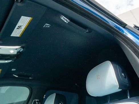 Used 2021 Rolls-Royce Cullinan Black Badge image 45