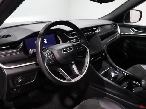 Used 2021 Jeep Grand Cherokee L Laredo image 14