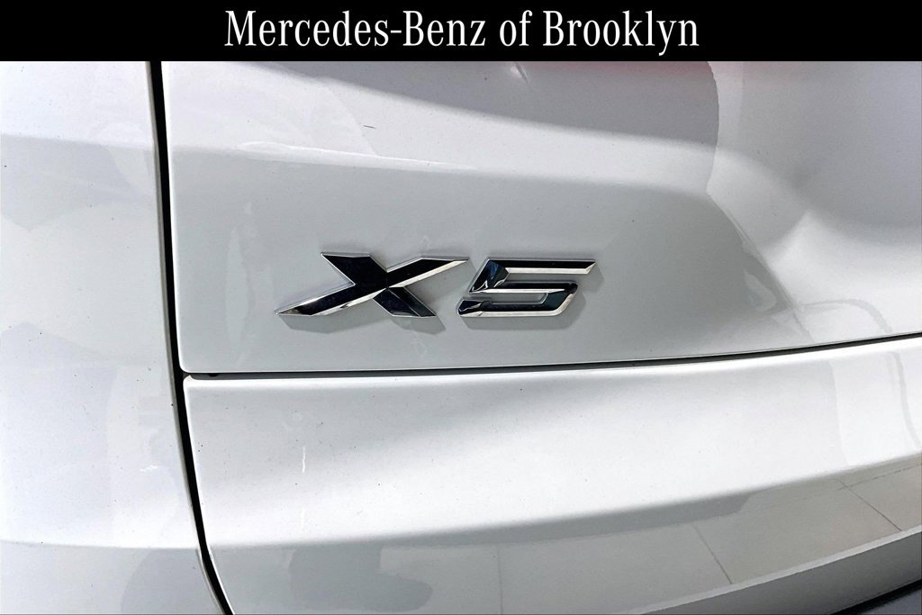 Used 2024 BMW X5 xDrive50e w/ Premium Package AWD/4WD image 31