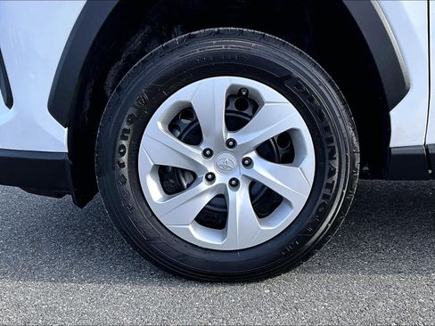 Used 2024 Toyota RAV4 LE image 7