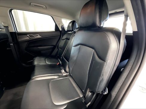 Used 2023 Kia Sportage EX image 15