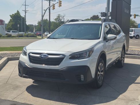 Used 2021 Subaru Outback Premium AWD/4WD image 9