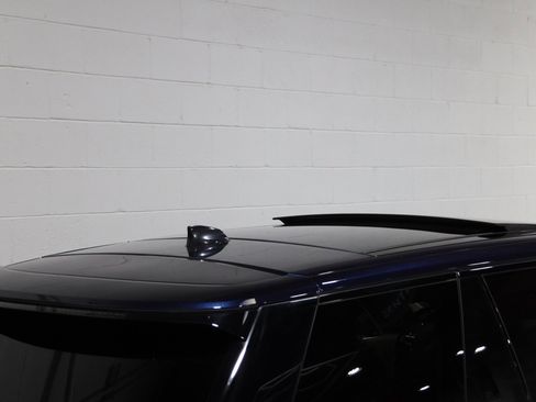 Used 2019 Land Rover Range Rover HSE image 9