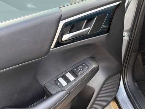 Used 2022 Mitsubishi Outlander SE FWD image 12