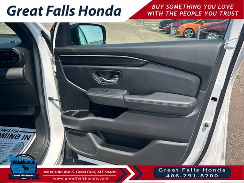 Used 2025 Honda Pilot Black Edition image 31