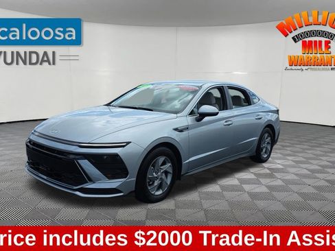 Used 2025 Hyundai Sonata SE image 3