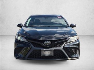 Used 2020 Toyota Camry SE FWD video 2