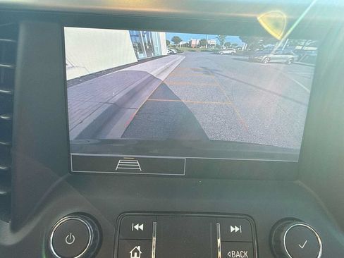 Used 2021 GMC Acadia SLE w/ Driver Convenience Package FWD image 13