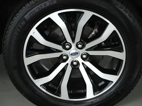 Used 2025 Ford Explorer ST-Line AWD/4WD image 42