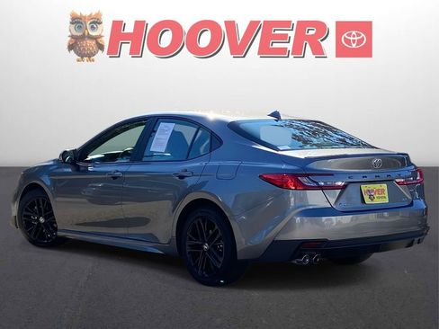 Used 2025 Toyota Camry SE w/ Convenience Package image 5