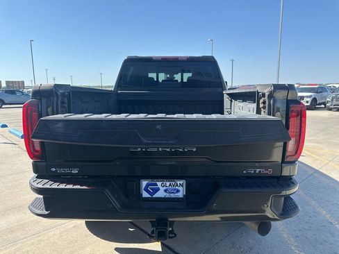 Used 2023 GMC Sierra 2500 AT4 w/ AT4 Premium Plus Package AWD/4WD image 7