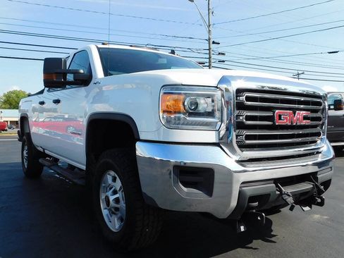 Used 2018 GMC Sierra 2500 4x4 Double Cab w/ Sierra Convenience Package image 2