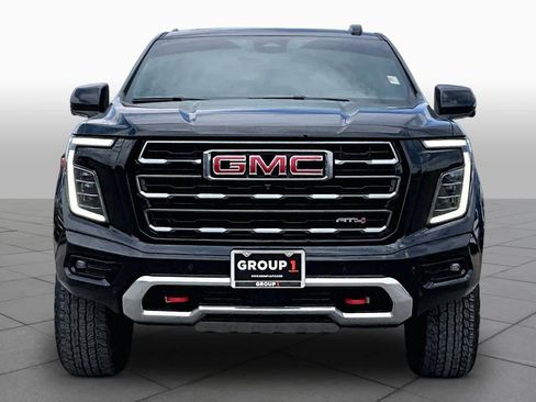 Used 2025 GMC Yukon XL AT4 w/ AT4 Premium Package AWD/4WD image 4