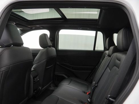 New 2026 Jeep Cherokee Overland AWD/4WD image 18