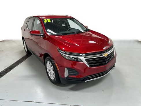 Used 2023 Chevrolet Equinox LT image 1