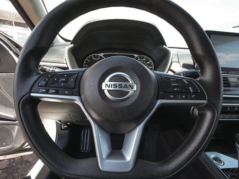 Used 2025 Nissan Altima 2.5 SV AWD/4WD image 17