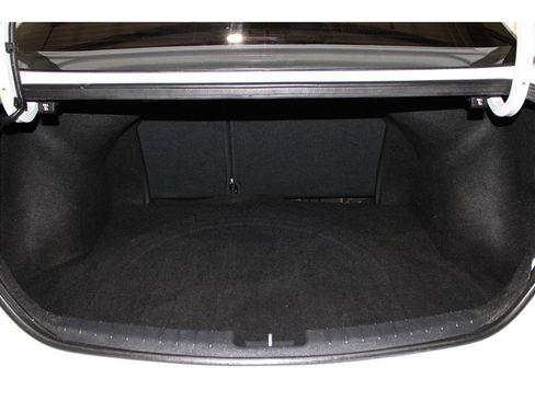 Used 2017 Hyundai Elantra SE image 19