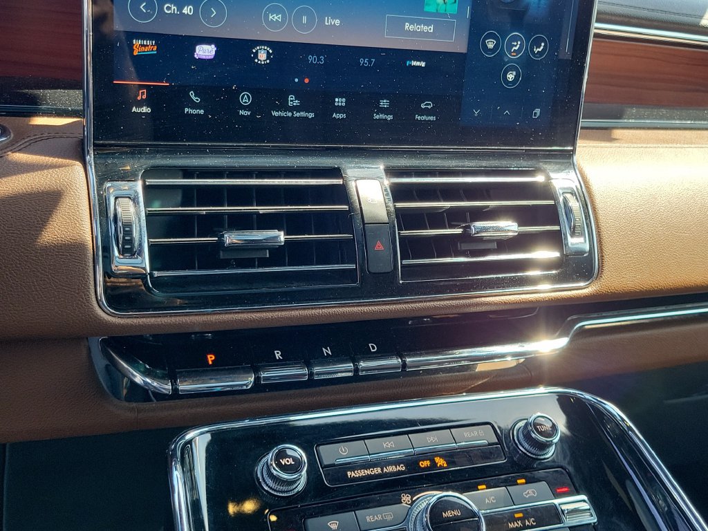 Used 2022 Lincoln Navigator L Reserve AWD/4WD image 28