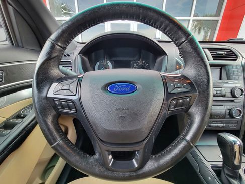 Used 2016 Ford Explorer XLT AWD/4WD image 10