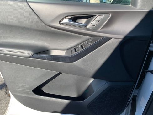 Used 2025 Chevrolet Equinox LT image 20