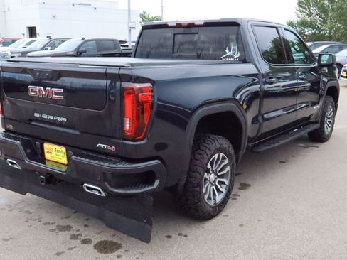 Used 2022 GMC Sierra 1500 AT4 w/ AT4 Premium Package AWD/4WD image 7