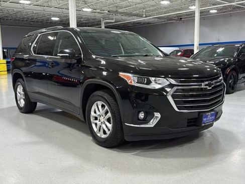 Used 2020 Chevrolet Traverse LT w/ LPO, Floor Liner Package AWD/4WD image 2