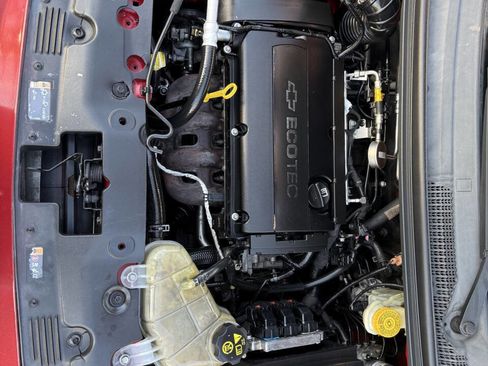 Used 2014 Chevrolet Sonic LT image 19