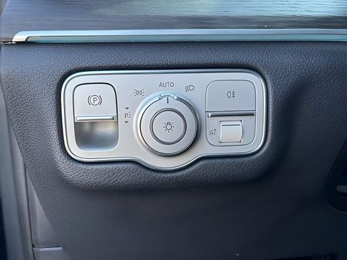 Used 2023 Mercedes-Benz GLE 350 w/ Premium Package image 19