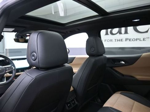 Used 2025 Chevrolet Equinox ACTIV w/ Safety and Technology Package image 24