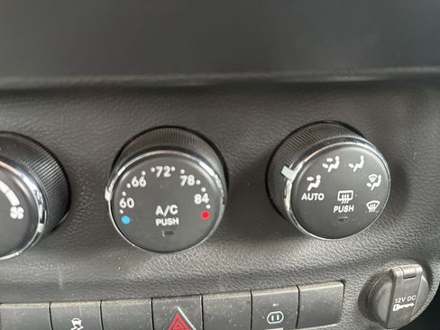 Used 2012 Jeep Wrangler Sahara AWD/4WD image 16