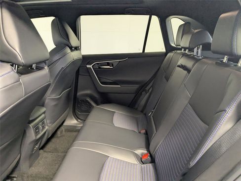 Certified 2025 Toyota RAV4 XSE w/ Advanced Technology Package image 30