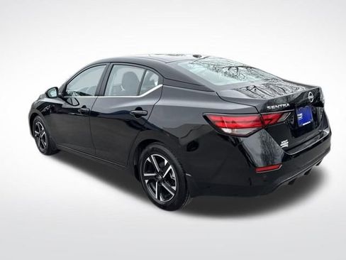 Used 2025 Nissan Sentra SV image 3