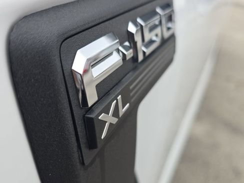 Used 2023 Ford F150 XL image 9