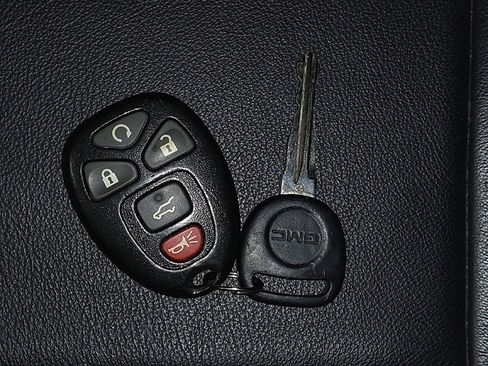 Used 2015 GMC Acadia SLT w/ Open Road Package image 32