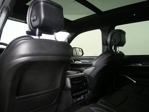 Used 2022 Jeep Wagoneer Series II w/ Premium Group I image 18