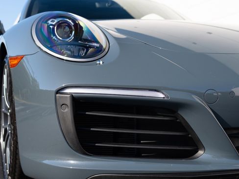 Used 2017 Porsche 911 Carrera RWD image 12