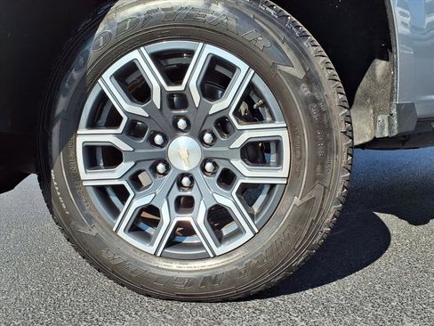 Used 2024 Chevrolet Colorado LT w/ LT Convenience Package III image 35