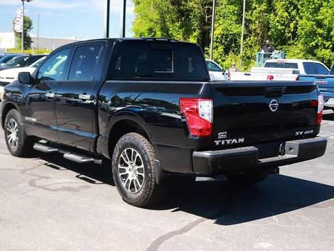 Used 2021 Nissan Titan SV w/ Accessory Utility Package AWD/4WD image 4