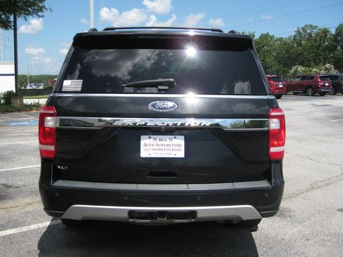 Used 2018 Ford Expedition XLT w/ Equipment Group 202A AWD/4WD image 6