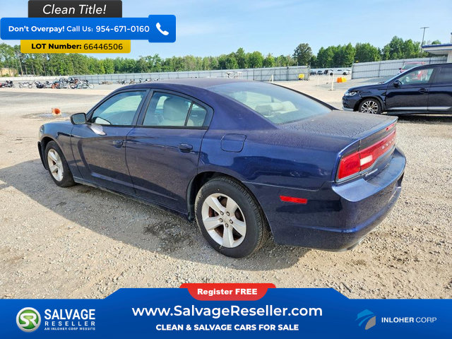 Used 2013 Dodge Charger SE RWD image 3