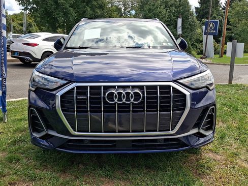 Used 2021 Audi Q3 2.0T Premium w/ Convenience Package AWD/4WD image 2