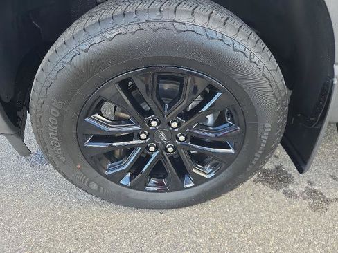 Certified 2025 Ford F150 Lariat AWD/4WD image 6