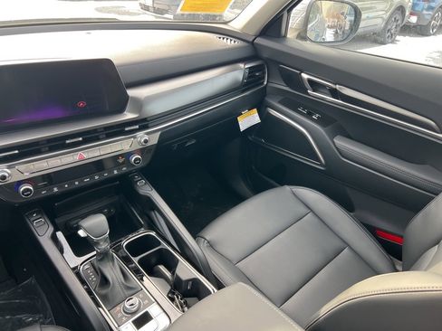 New 2025 Kia Telluride S image 13