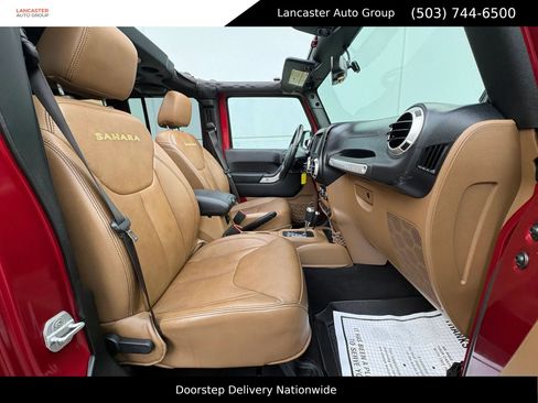 Used 2013 Jeep Wrangler Unlimited Sahara w/ Connectivity Group AWD/4WD image 20