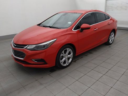 Used 2017 Chevrolet Cruze Premier FWD image 2